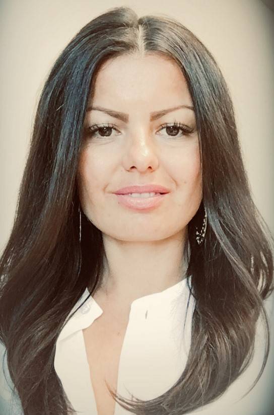  Ивелина Крушкова 